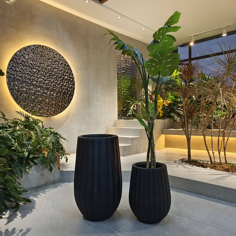 Modern Tall Ribbed Planter Pot – Decorative Indoor & Outdoor Flower Pot